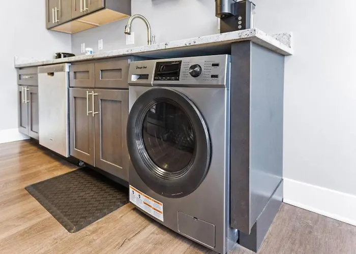 Your Cozy One Bedroom Midtown